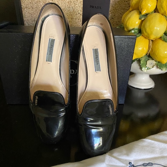 Prada black patent leather flats - Picture 2 of 10